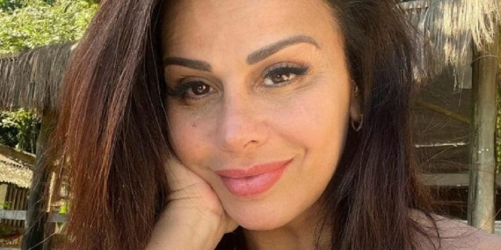 Viviane Araújo faz apelo e pede para que parem com as críticas e o que andam dizendo em relação ao filho