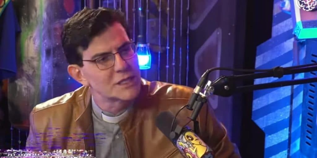 Padre Reginaldo Manzotti revela ritual e requisitos surreais para realizar exorcismo e até conversa com Diabo