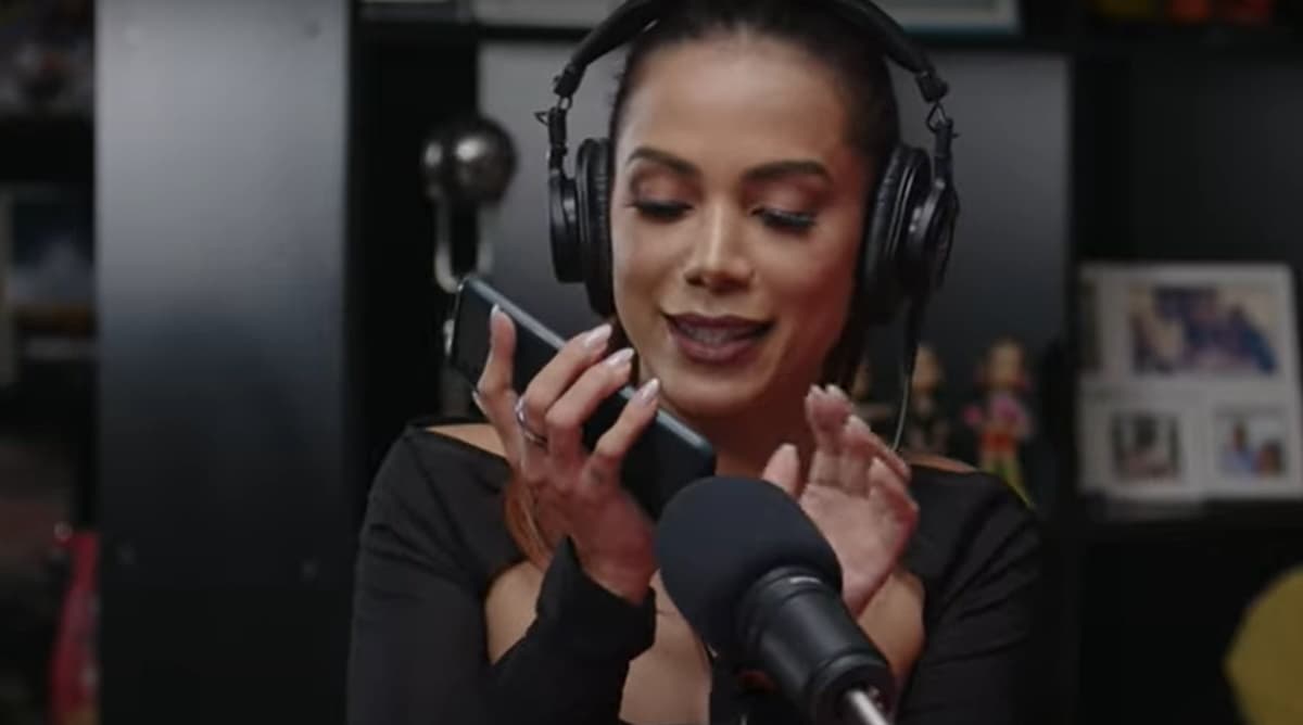 Anitta expõe áudio que recebeu do candidato a presidência, Luiz Inácio Lula da Silva 