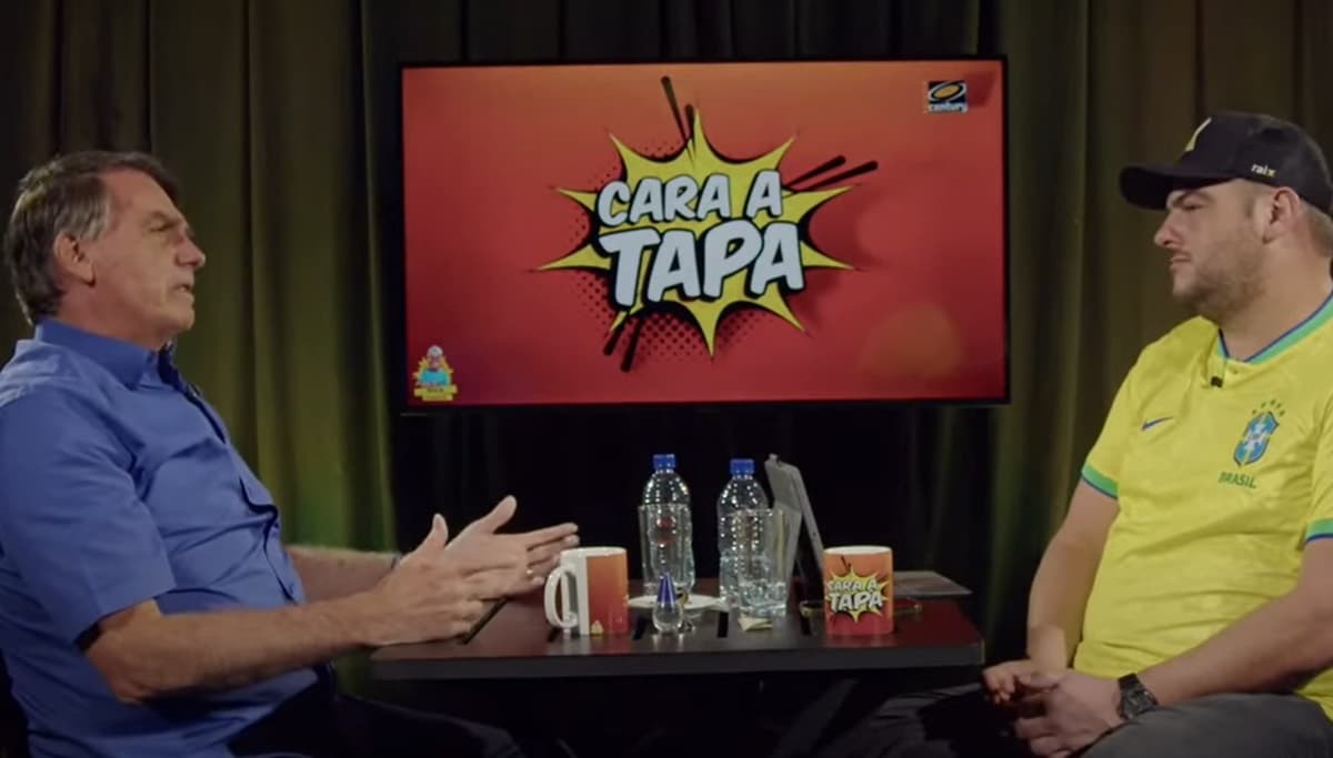 Jair Bolsonaro no podcast "Cara a Tapa" Jair Bolsonaro no podcast "Cara a Tapa"