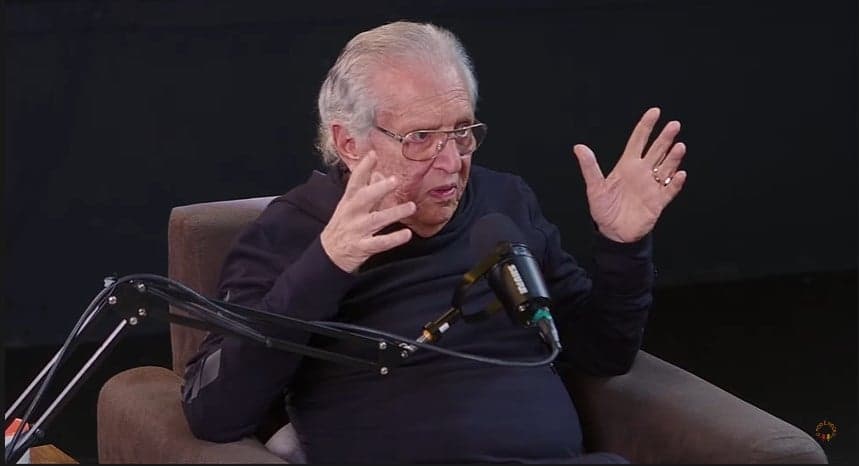 Ex-ator de A Praça É Nossa expôs quem é Carlos Alberto após pedir demissão e o que ele disse surpreendeu