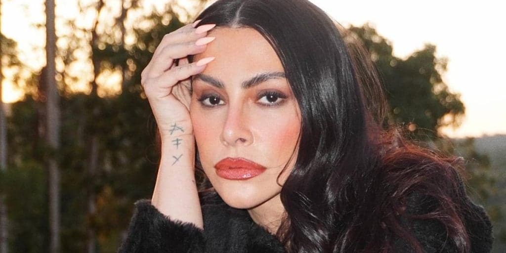 Com calcinha e corpão de deixar qualquer marmanjo de boca aberta, Cleo Pires prova que é uma das mais lindas do Brasil
