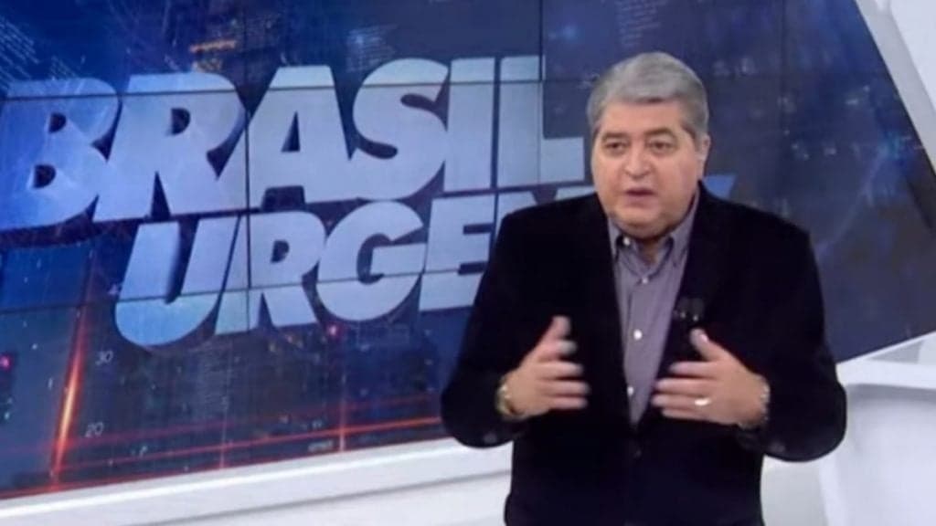 Datena é alvo de condenação após mostrar homem sendo algemado na Band: "Excedendo liberdade de informação"