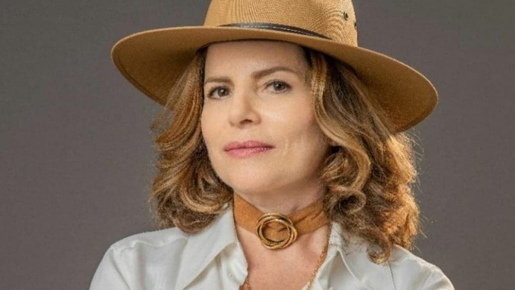 Débora Bloch, da Globo, é flagrada com quem vive relação discreta e choca: "Não imaginava"