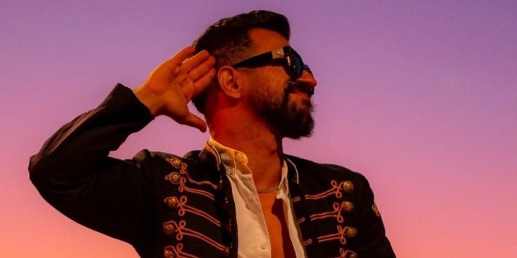 DENNIS alcança 100 milhões de streams no Spotify com "Deixa de Onda"
