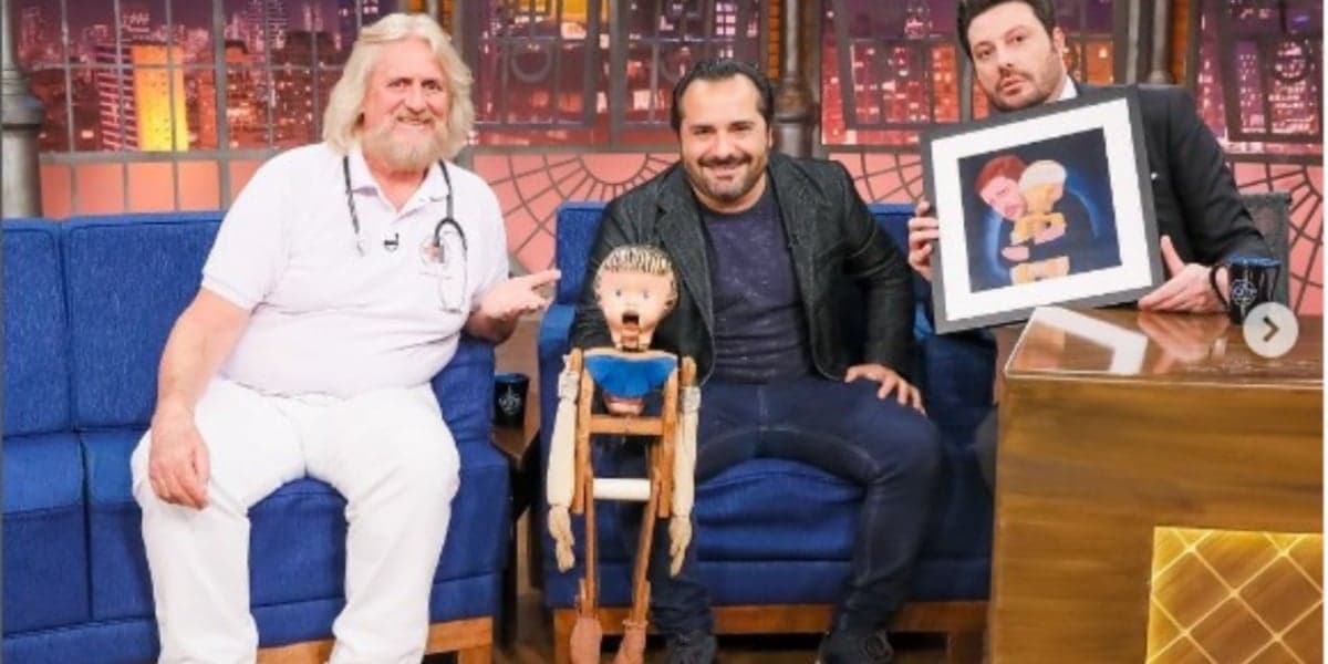 O apresentador restaurou o boneco - Foto: Reprodução O apresentador restaurou o boneco - Foto: Reprodução