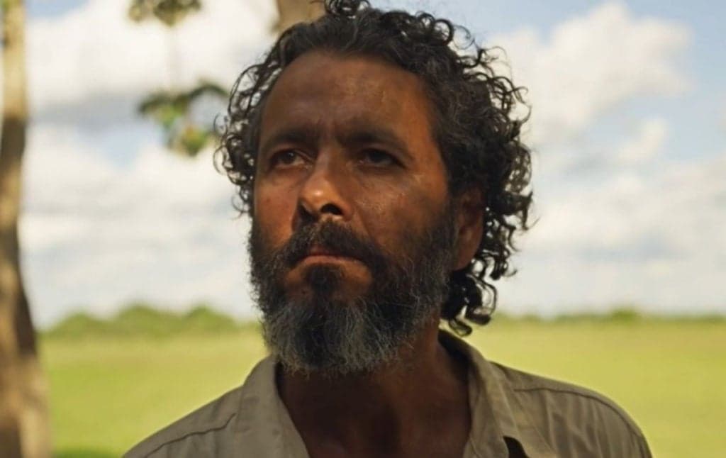 Pantanal - José Leôncio fica abalado ao receber notícia de que pode ser preso por crime na fazenda