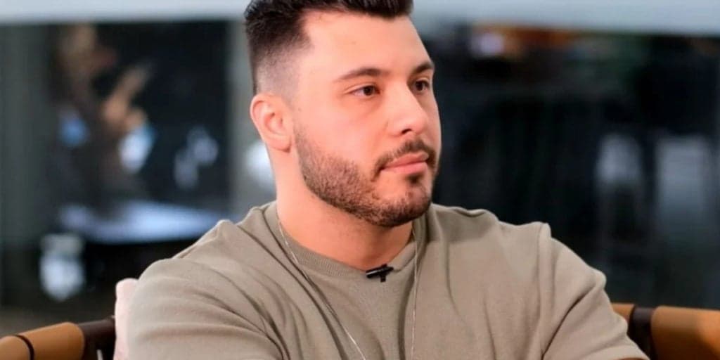 Murilo, ex de Marília Mendonça, desabafa após dizer que levou um 'pé na bunda': "Não tenho tempo pra beijar"
