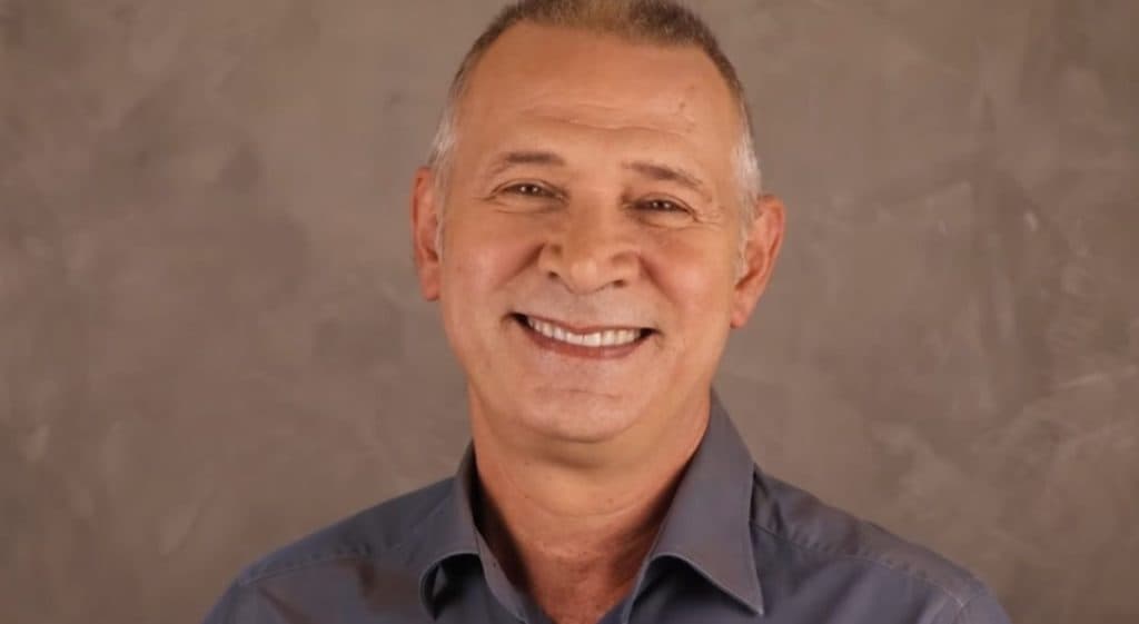 Nelson Freitas passa férias no exterior com seu grande amor