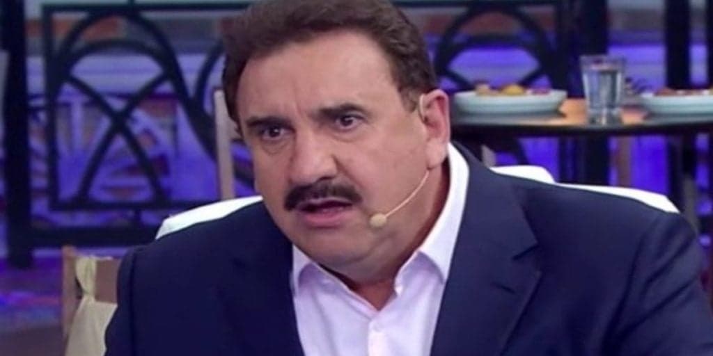 Ratinho publica bastidores do programa no SBT