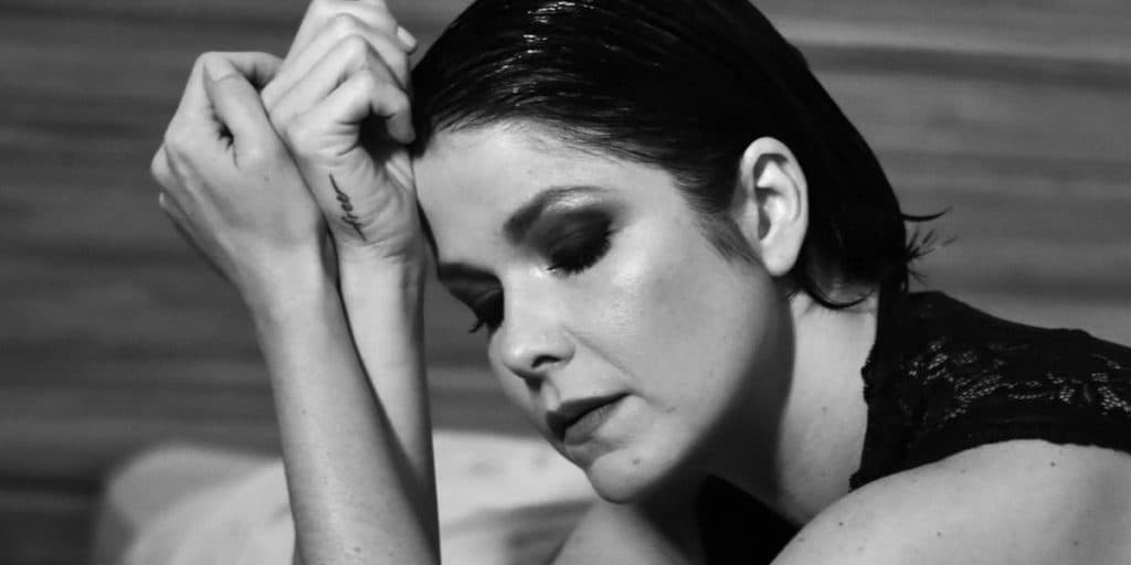 Samara Felippo, aos 43 anos, expõe o que sofre em casa, chora e faz apelo cruel: “Só queria dizer”
