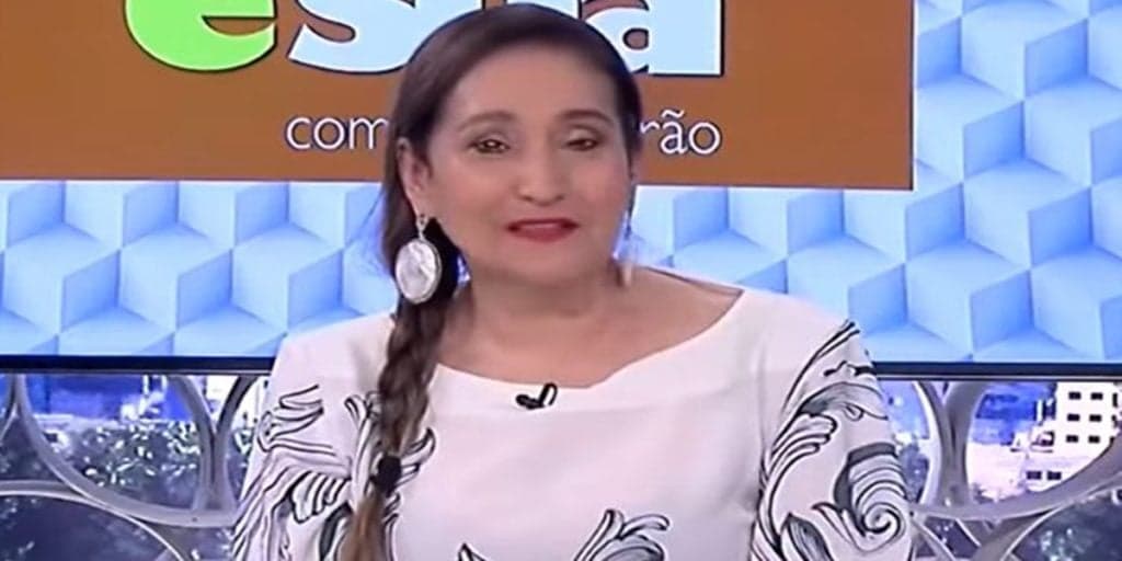 Ao vivo, Sônia Abrão dá opinião forte sobre tapas de Gio Ewbank em mulher racista: "É a verdade"