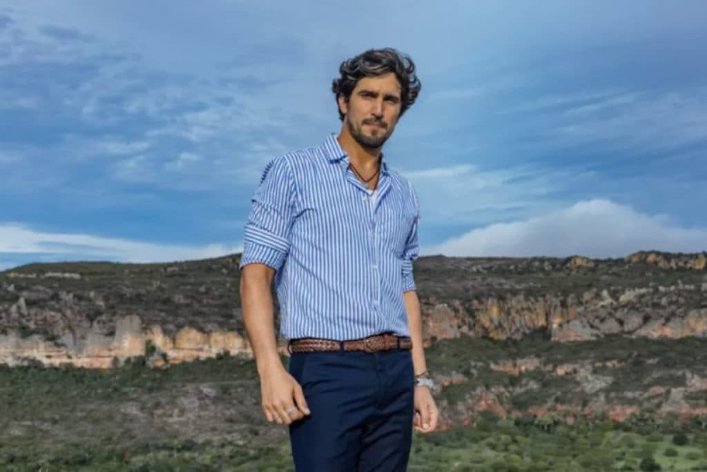 Mar do Sertão - Tertulinho se envolve com mulher comprometida, a abandona e passa a ser perseguido