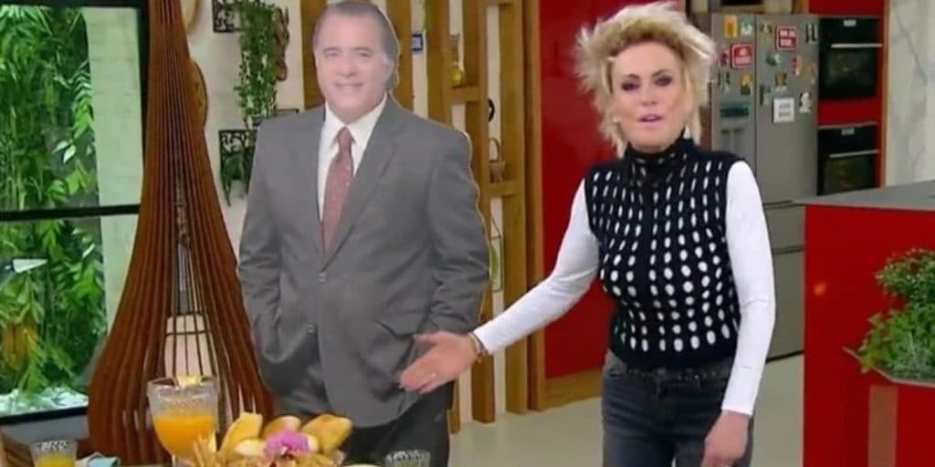 Mais Você não tem a presença de Tony Ramos no dia do aniversário e Ana Maria apela para papelão: "Você aqui"