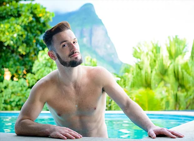 Diego Hypolito divulga foto onde está totalmente nu e deixa Brasil de boca aberta: "Dá pra ver"