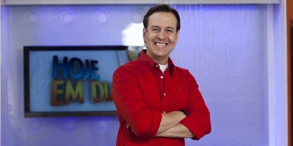 Celso Zucatelli faz comunicado e diverte fãs na internet com piada