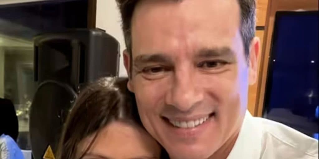 Celso Portiolli divulga fotos raras ao lado da filha caçula e mostra que garota está crescendo: "Linda"