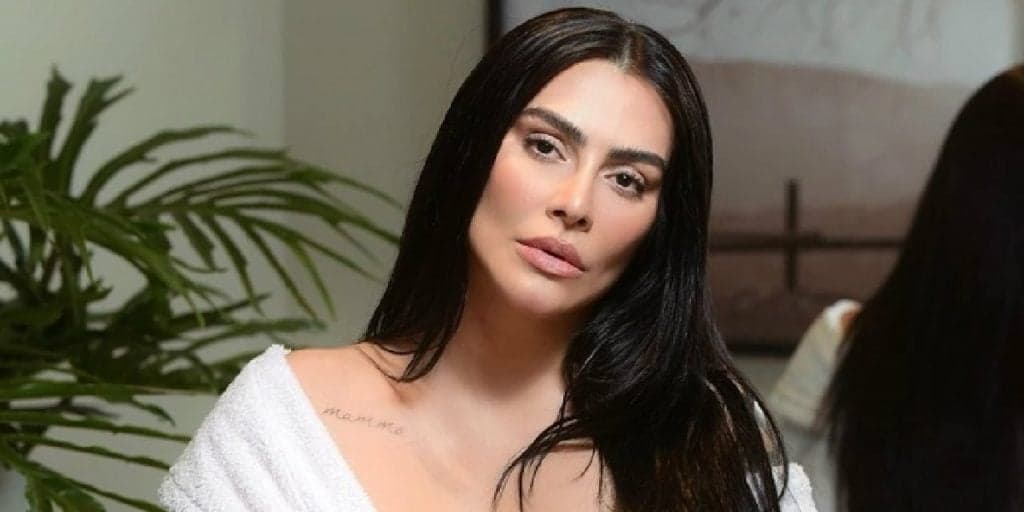 Cleo resolve rebater críticas em vídeo e não perdoa com o que diz: "Uma velha amargurada"