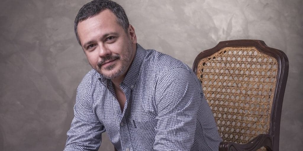 Danton Mello confessa sobre trabalho espírita que realizou e faz comovente relato na Band: 'Me questionei'