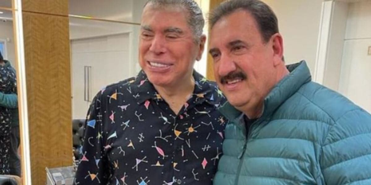 Ratinho aparece em foto cômica ao lado do chefe Ratinho aparece em foto cômica ao lado do chefe