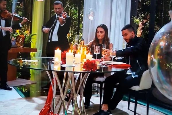 Jantar romântico que não deu muito certo na Globo (Foto: Reprodução)