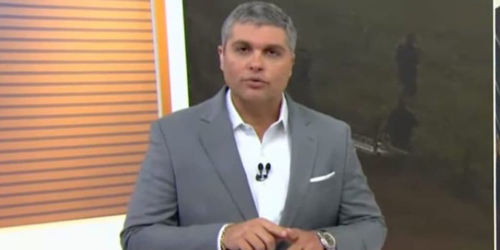 Joel Datena vive correria em jornal da Band e alfineta ao vivo: "A gente lida com o que tem"