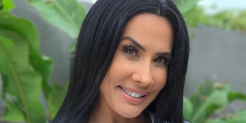 Aos 49 anos, Scheila Carvalho choca ao exibir corpão perfeito e deixar muita novinha de 18 no chinelo