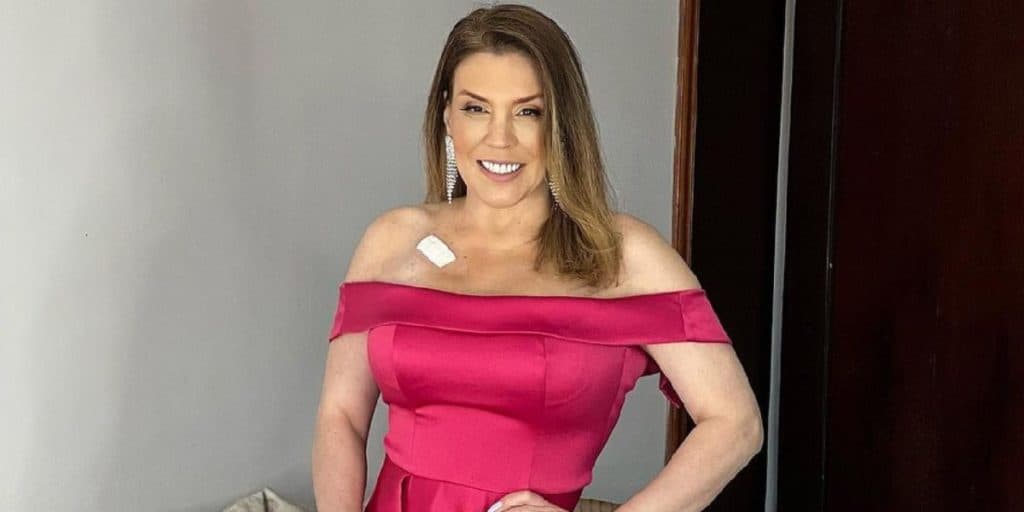 Simony faz desabafo emocionante em meio a tratamento contra o câncer: "Não é um momento fácil”