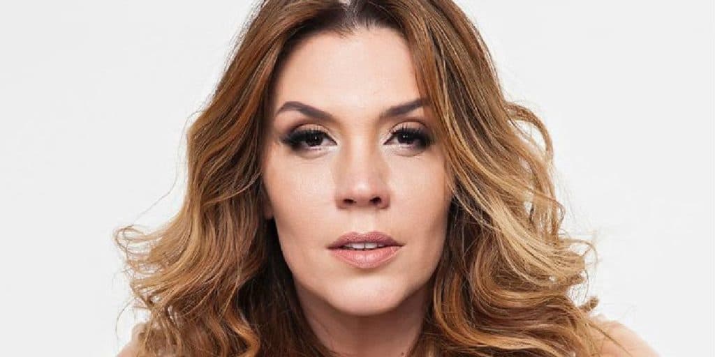 Simony, em meio luta contra o câncer, faz textão a marido e confirma: "Você me provou que é mais"