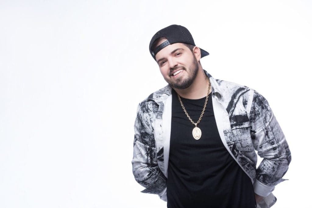 “Garrafa Acompanhada”, hit de Rafael Frare ganha nova versão