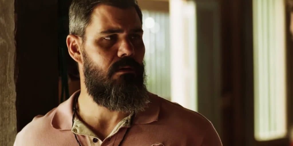 "Só volto pra cá...", Presente de Tadeu faz Alcides criar o plano perfeito de vingança contra Tenório em Pantanal, "Com a carcaça"