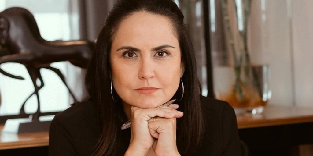 Carla Cecato pode assumir o Roda Viva a qualquer momento e TV Cultura fica aterrorizada em bastidores