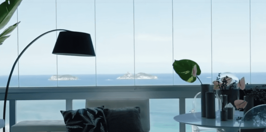 O apartamento de luxo da atriz Deborah Secco