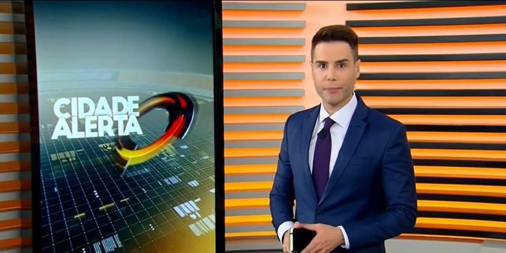 Record paralisa jornal, anuncia assassinato do ganhador de R$ 50 milhões da Mega-Sena e Bacci faz confirmação