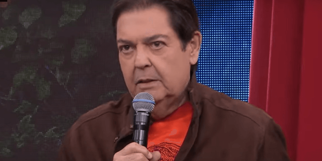 Mulher na plateia do Faustão tem atitude inesperada e câmera flagra tudo