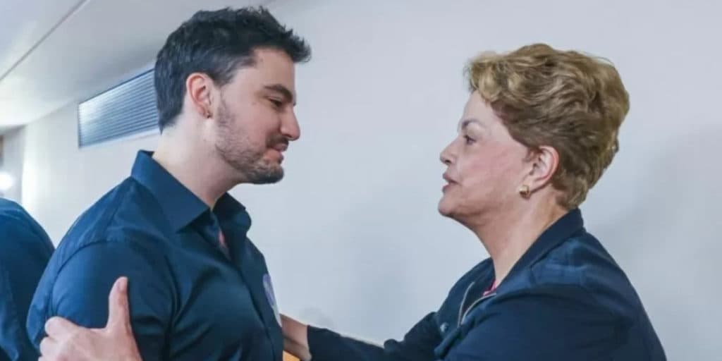 Felipe Neto fica frente a frente, olha nos olhos de Dilma e faz o que nem as sensitivas conseguiam prever