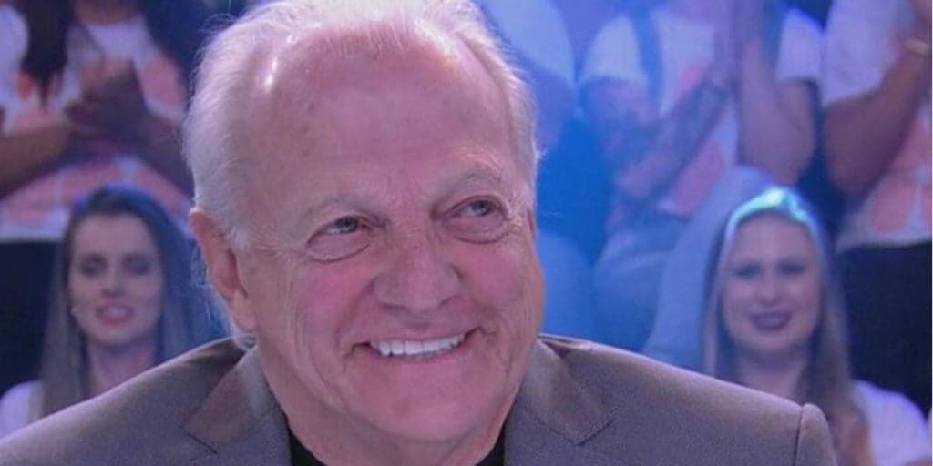 Com tradição de anos, Flávio Ricco é um dos grandes jornalistas do Brasil com coluna única e programa no R7