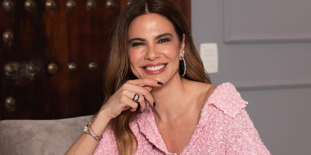Luciana Gimenez está de férias