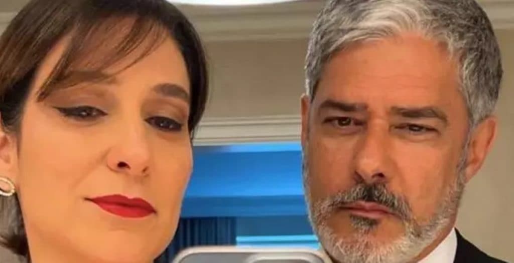 Esposa de William Bonner surge em meio à multidão com ele, o mostra irreconhecível e entrega o que passaram