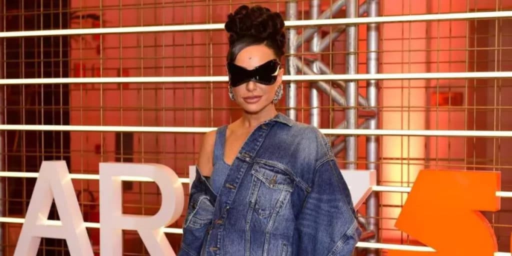 Sabrina Sato tem atitude que poucos artistas tem com a imprensa e público, e Leo Dias conta tudo que viu