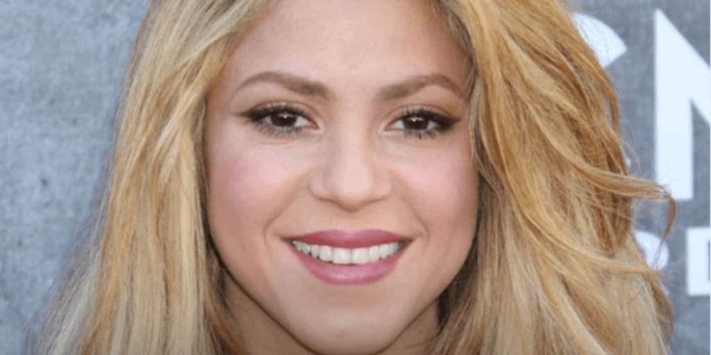 Jovem faz graves acusações contra Shakira, alega ser filho dela com ator e pede milhões da cantora