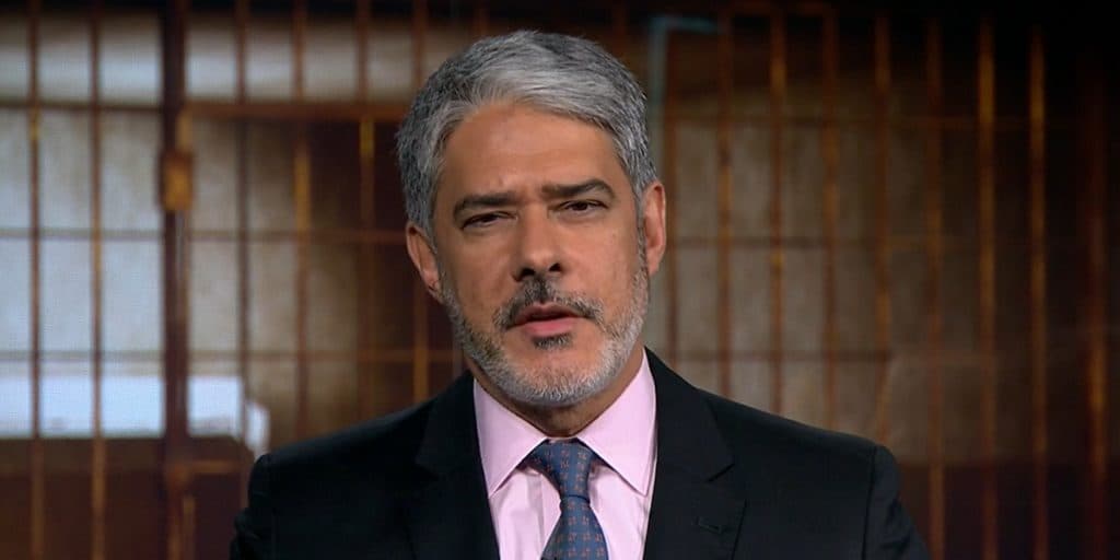 William Bonner, sem Renata na bancada, abre Jornal Nacional com notícia urgente e confirma: “Agora há pouco”