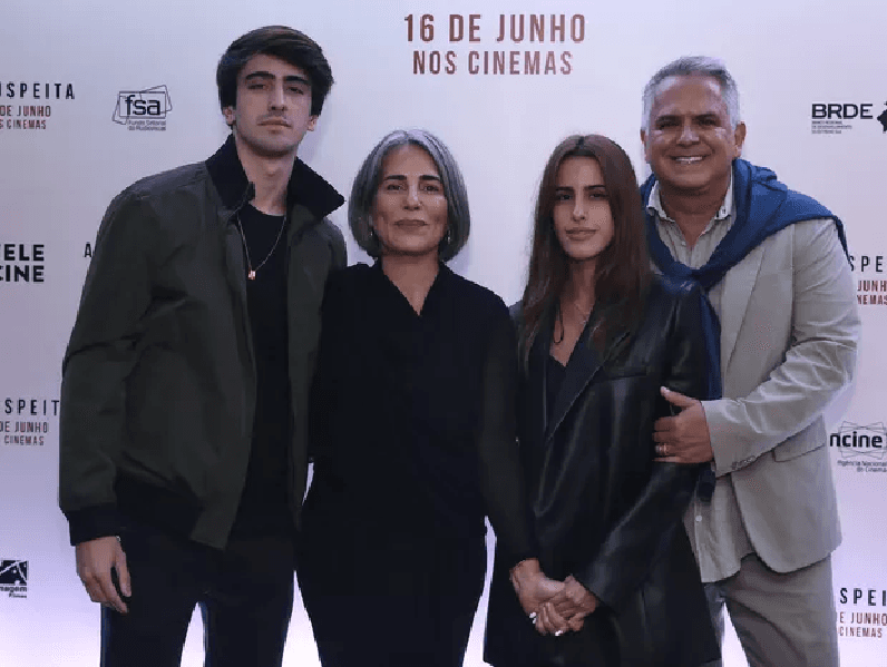 Família reunida em estreia do filme de Gloria Pires (Foto: Divulgação) Família reunida em estreia do filme de Gloria Pires (Foto: Divulgação)