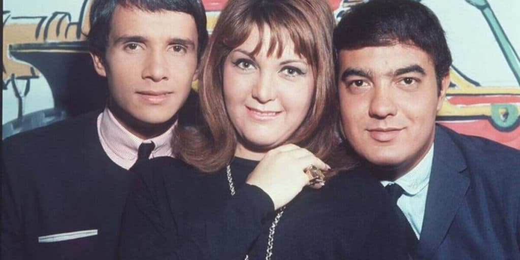 http://tvfoco.uai.com.br/wp-content/uploads/2015/05/Daniela-Mercury.jpg