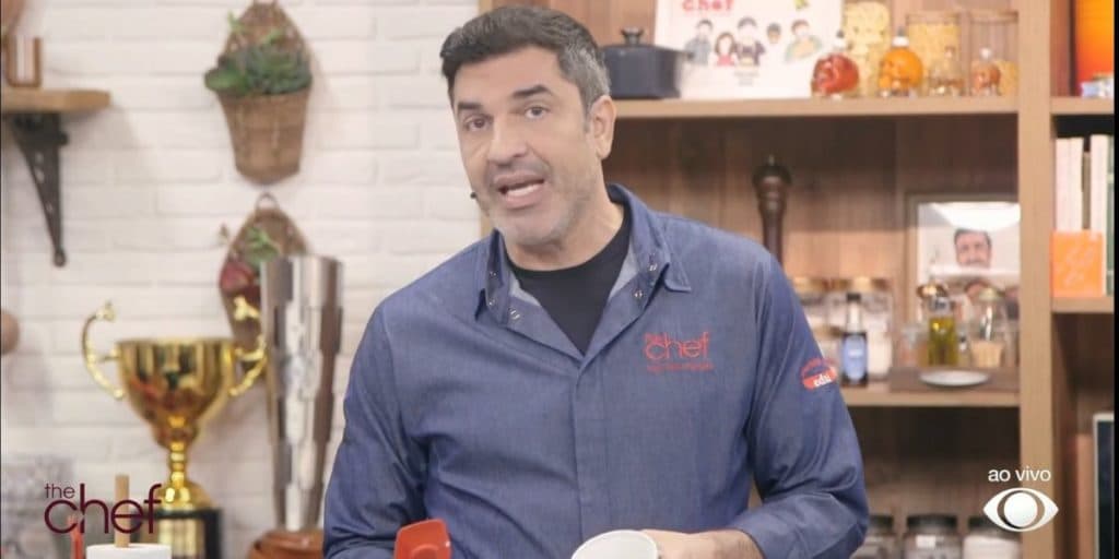 Edu Guedes convoca seu grande amor aos estúdios do The Chef e não esconde mais: "Mostra"