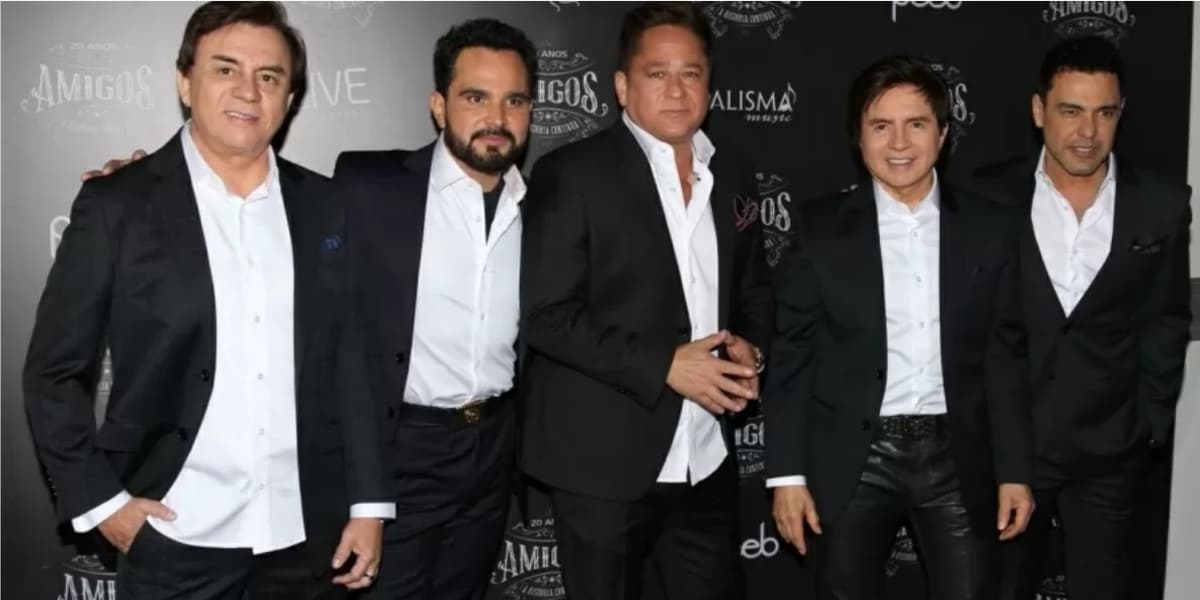 Chitãozinho, Luciano, Leonardo, Xororó e Zezé na turnê Amigos (Foto: Deividi Correa/AgNews)