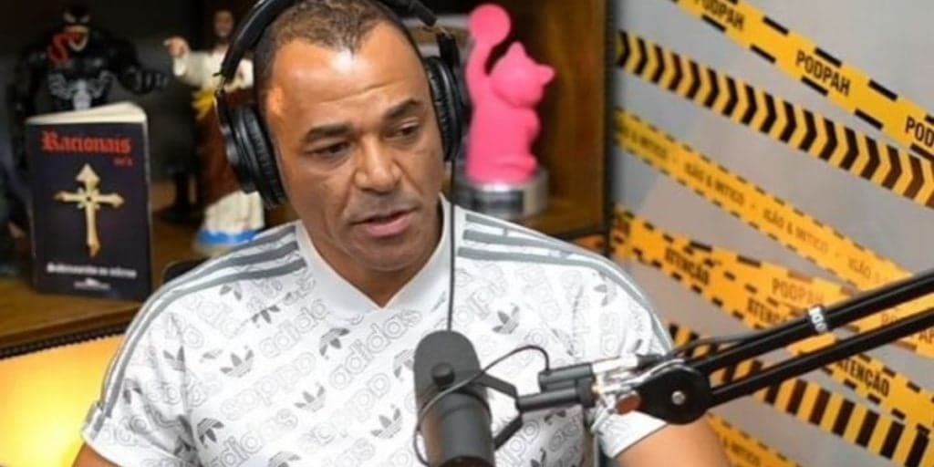 Cafu, ex-capitão da seleção, anuncia fim de casamento após 35 anos e faz comunicado: "Pedimos respeito"