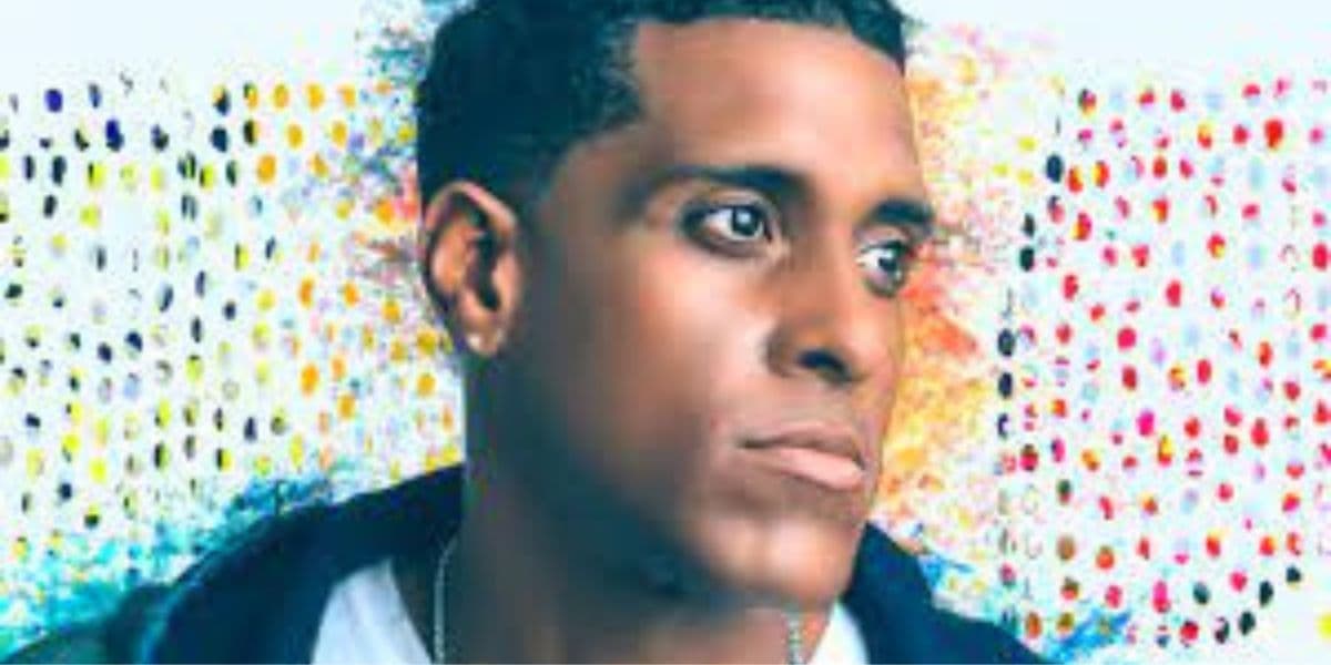 Famoso Cantor haitiano Mikaben morre durante show, em cima do palco,  em Paris - Foto Reprodução