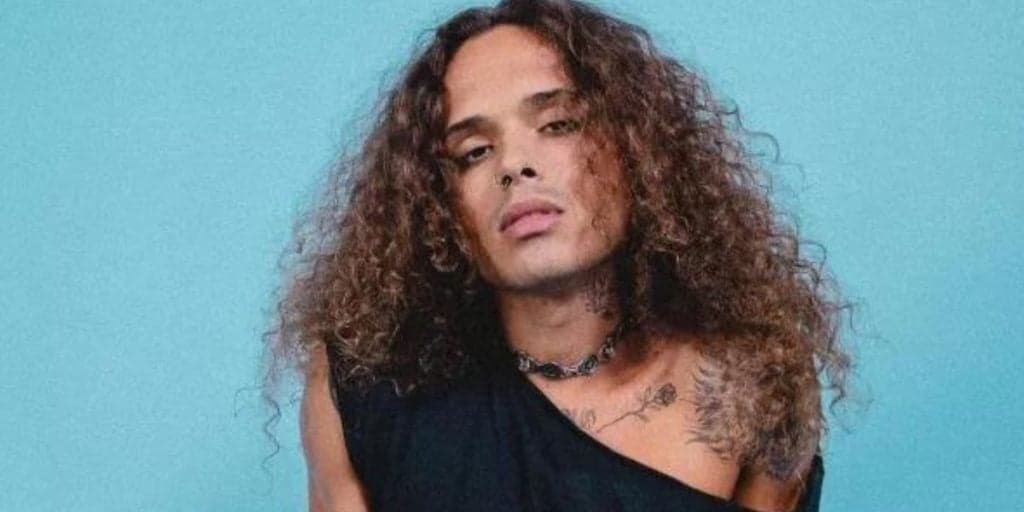 Vitão faz a fila andar após namoro com Luísa Sonza e engata romance às escondidas com cantor: "Meu lindo"; cantor nega