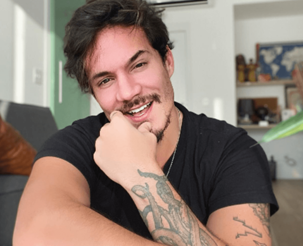 Eliezer vai a importante evento sozinho e fala a real sobre Viih Tube: "Ela está passando mal"